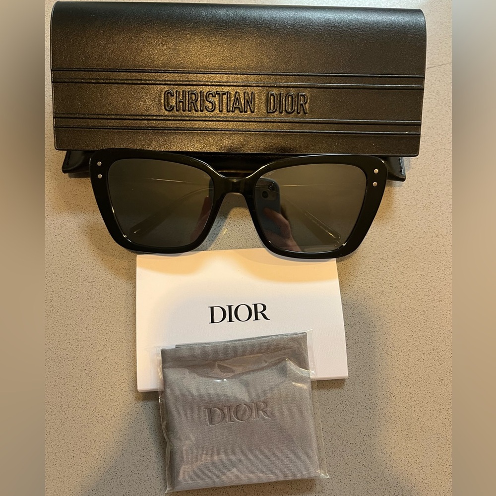 MISSDIOR SUNGLASSES B51